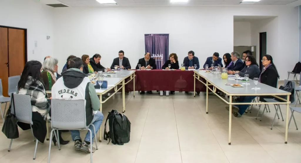 El Gobierno recibió a gremios docentes