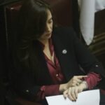 Gobierno al borde del KO: Milei es un decorado, provincias al mando, riesgo país al cielo