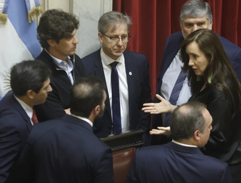 El Congreso le dice basta: el derrumbe institucional del “ajuste sin límites”