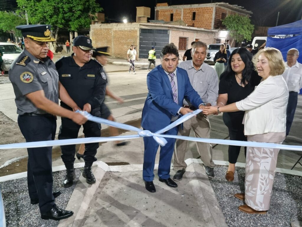 Moreira inauguró el nuevo Centro de Gestión Policial y Punto Digital en San Vicente
