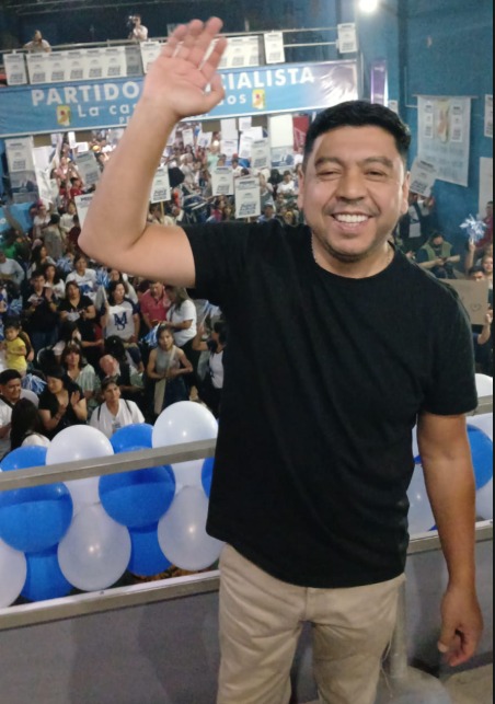 “La lapicera es del pueblo”: Adrián Mendieta denuncia el retroceso de derechos y la caída del poder adquisitivo y llama a votar el domingo 2 WhatsApp Image 2025 10 22 at 15.04.49