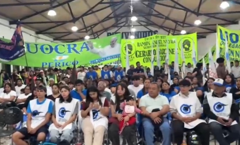 Gremios “peronistas” en contramano: apoyan al gobierno radical que presume superávit con salarios bajo la línea de pobreza 4 WhatsApp Image 2025 10 22 at 15.19.21