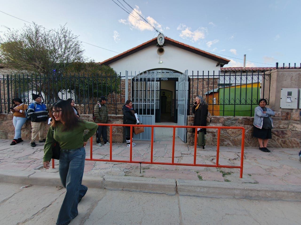 Elecciones en marcha: Argentina vota con boleta única en una jornada que puede redefinir su rumbo 1 WhatsApp Image 2025 10 26 at 07.15.30