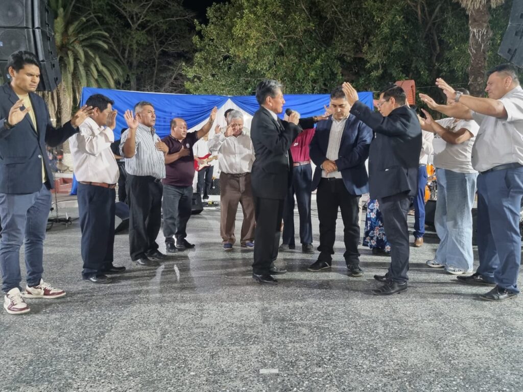 En el Día de las Iglesias Evangélicas, los pastores de Monterrico respaldan al intendente Luciano Moreira