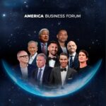 Devaluar por goteo y reestructurar o estallar: la única hoja de ruta que queda