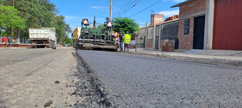 Monterrico pisa el acelerador: Moreira pavimenta 40 años de espera y convierte promesas en calles 5 WhatsApp Image 2025 11 08 at 19.11.37