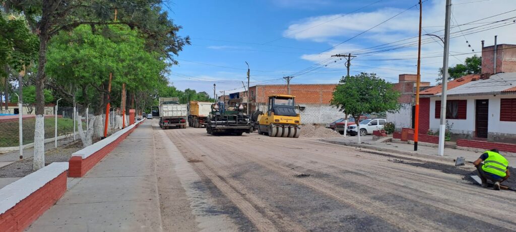 Monterrico pisa el acelerador: Moreira pavimenta 40 años de espera y convierte promesas en calles 3 WhatsApp Image 2025 11 08 at 19.11.38 2
