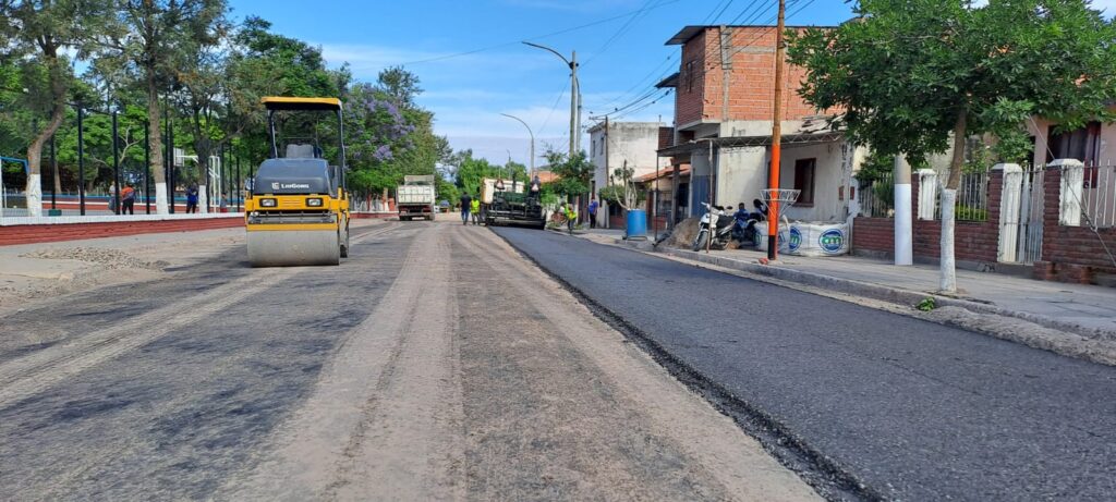 Monterrico pisa el acelerador: Moreira pavimenta 40 años de espera y convierte promesas en calles