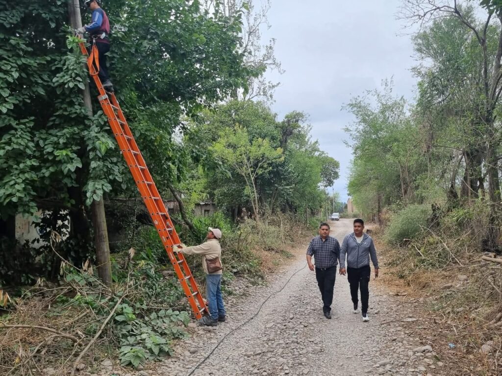 Monterrico enciende su futuro: Moreira lleva el alumbrado público a las rutas 44 y 58 y cumple con los tabacaleros