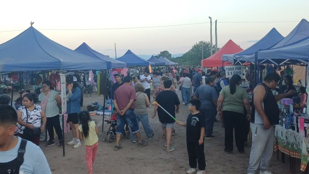 Monterrico eligió el orden: la nueva feria de manteros fue un éxito y consolida el giro estratégico de Luciano Moreira