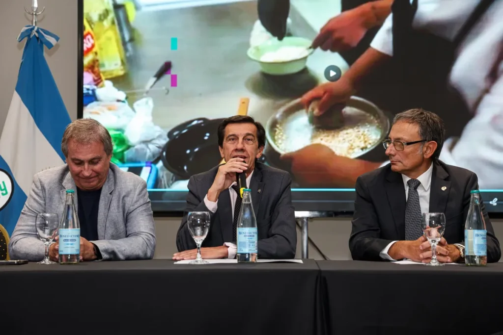 «El turismo es generador de puesto de trabajo», expresó Sadir en la reunión regional del NOA de Fehgra