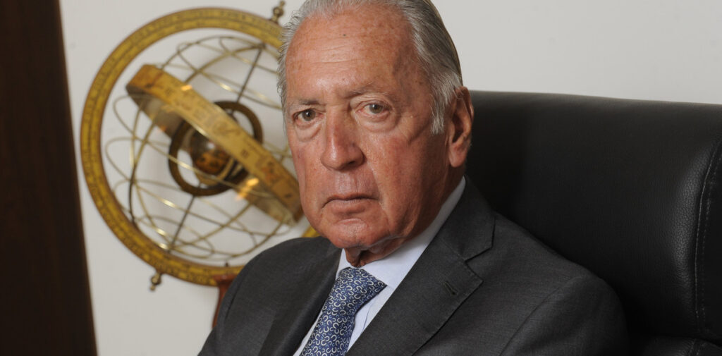 La reforma Funes de Rioja: tope a las indemnizaciones, leyes tercerizadas y un país escrito por los estudios de abogados