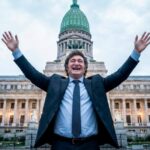 Tarifas por las nubes, salarios por el piso: la reforma laboral que corta el hilo por lo más fino