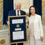 “Nobel en remate: cuando la geopolítica compra prestigio y Trump cobra en soberbia”