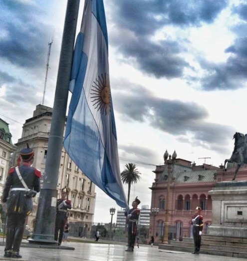 Después de Venezuela, nada será igual: ¿murieron las democracias en el siglo XXI?