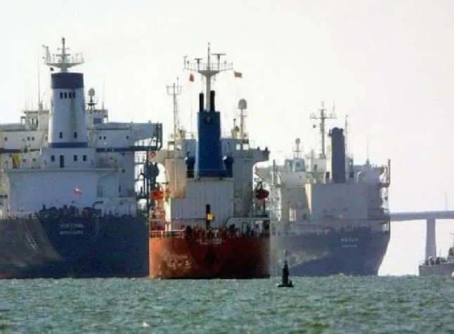 Trump nacionaliza el barril venezolano: el “petróleo rehén” que redibuja el poder global