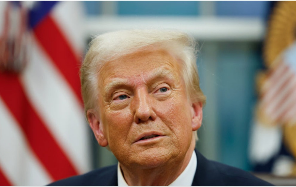 Davos 2026: Trump llega a “certificar” el Imperio 2.0 — dólar fuerte puertas adentro, garrote económico puertas afuera