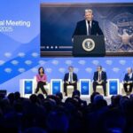 Trump en Davos: el “mundo tarifado” y la doctrina del territorio — cuando la seguridad es el nuevo pretexto para repartir el mapa