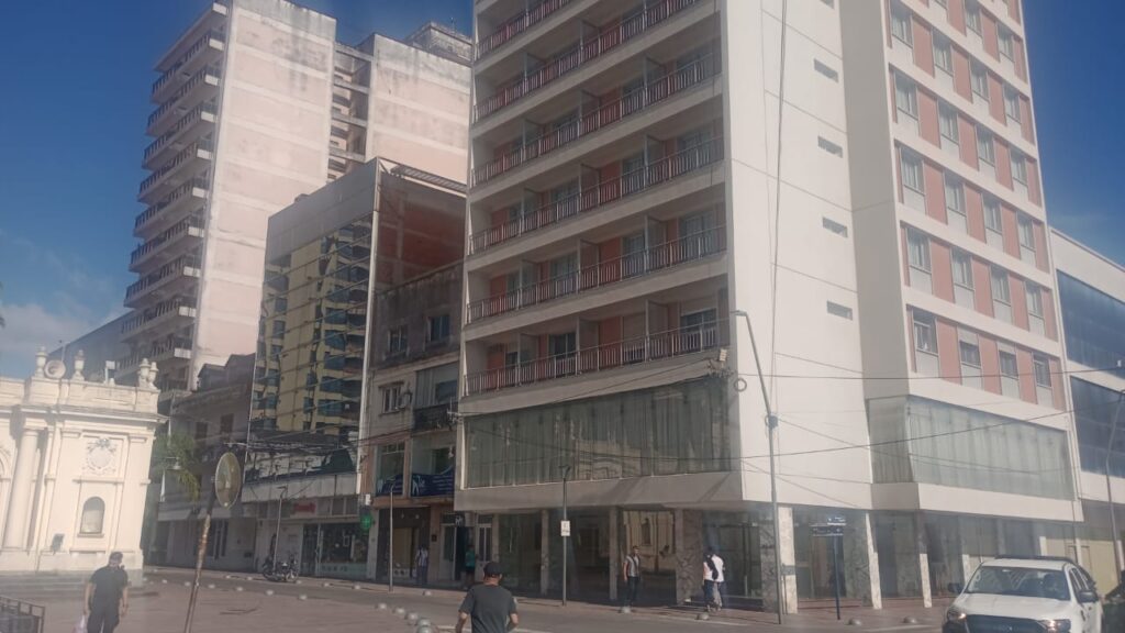 Jujuy se estatiza por agotamiento: menos nacimientos, más éxodo y un Estado cada vez más grande