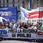 Argentina al borde: paro policial, pulseada laboral y una inflación que volvió a encender la mecha social