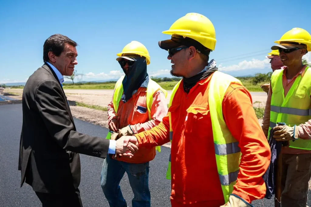 El gobernador Sadir recorrió los avances de las obras en la Ruta Nacional 34