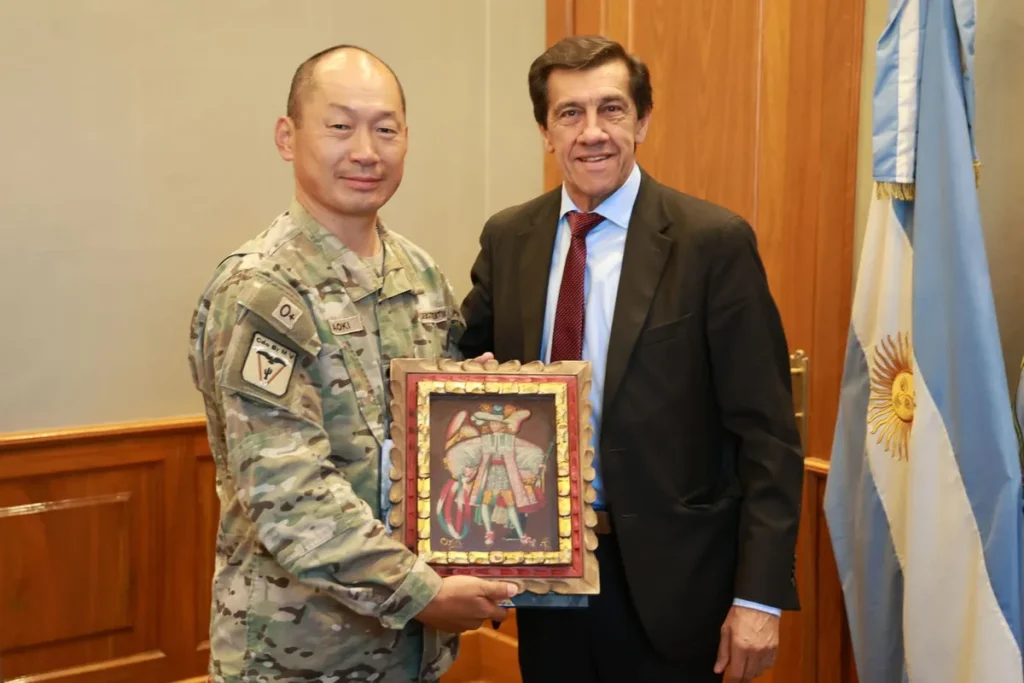 Las autoridades del Ejército Argentino en Jujuy y Salta visitaron al gobernador Sadir